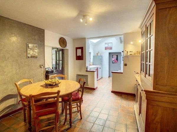 Maison de charme de 200 m² avec jardin et annexes – entre Tours et Amboise