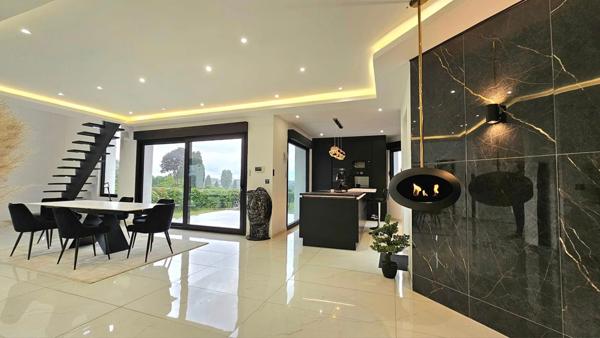 Maison d'Architecte - 2 Chambres - 2 Sdb - Garage - Jardin 2700 m2