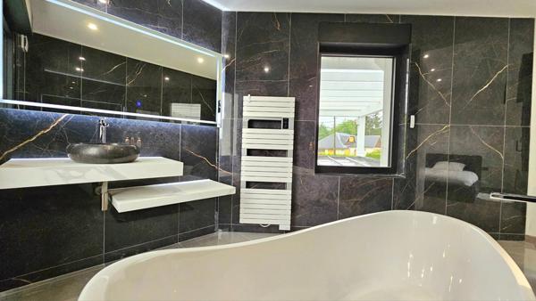 Maison d'Architecte - 2 Chambres - 2 Sdb - Garage - Jardin 2700 m2