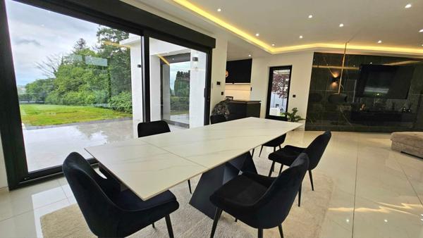 Maison d'Architecte - 2 Chambres - 2 Sdb - Garage - Jardin 2700 m2