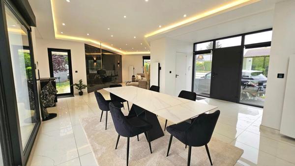 Maison d'Architecte - 2 Chambres - 2 Sdb - Garage - Jardin 2700 m2