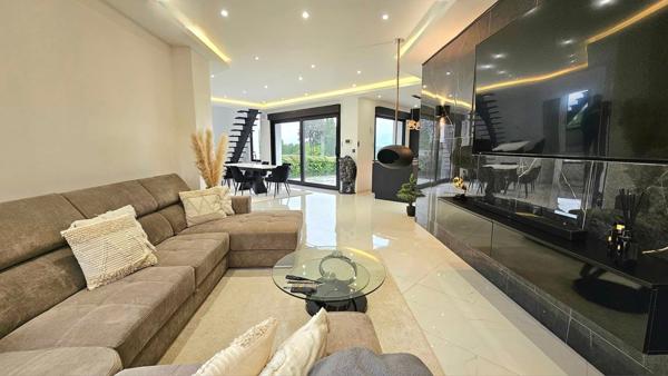 Maison d'Architecte - 2 Chambres - 2 Sdb - Garage - Jardin 2700 m2