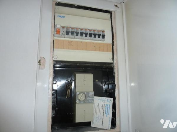 APPARTEMENT TYPE II, secteur Tire Pesseau, 13ème étage avec annexes