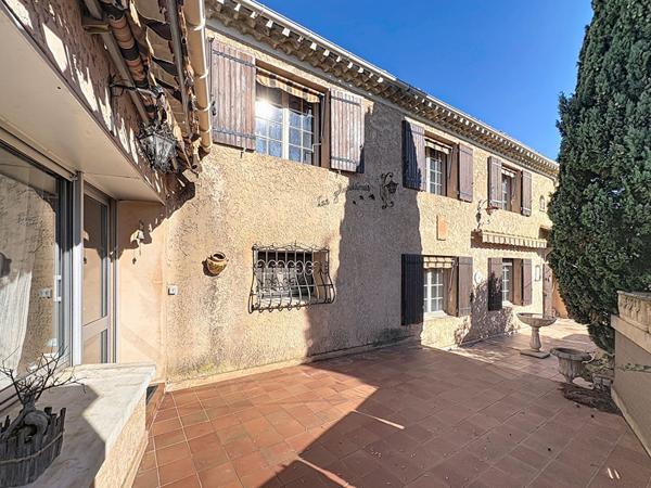 Ensemble immobilier d'environ 180m2 habitables