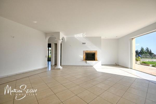 Maison à vendre 4 pièces GREZIEU LA VARENNE (69)- Maison P4 avec piscine