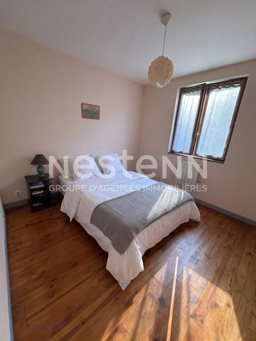 Maison de plain-pied avec beau jardin