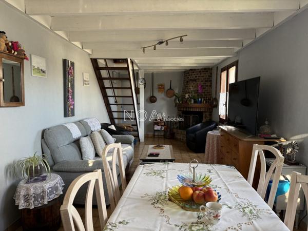 Maison sur le port de Cassy