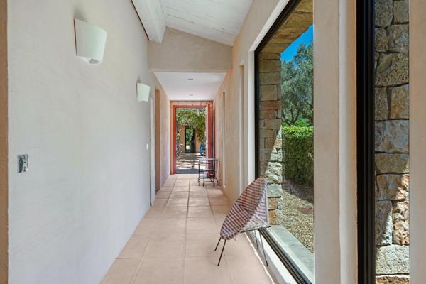 ROQUEBRUNE SUR ARGENS VILLA 7 PIÈCES  5 CHAMBRES  170 m² VUE GOLFE