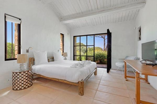 ROQUEBRUNE SUR ARGENS VILLA 7 PIÈCES  5 CHAMBRES  170 m² VUE GOLFE