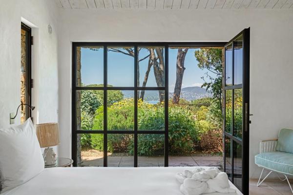 ROQUEBRUNE SUR ARGENS VILLA 7 PIÈCES  5 CHAMBRES  170 m² VUE GOLFE