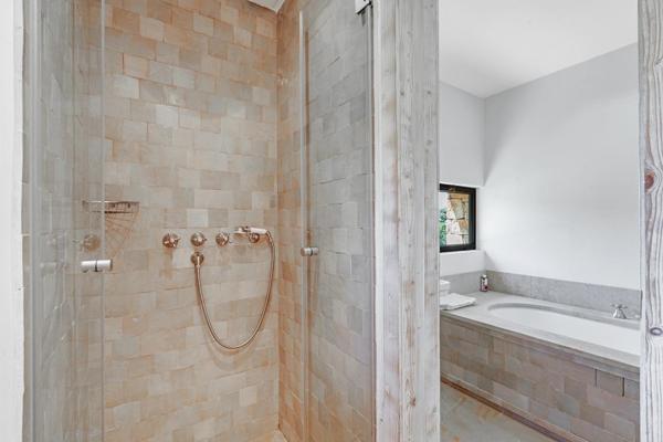 ROQUEBRUNE SUR ARGENS VILLA 7 PIÈCES  5 CHAMBRES  170 m² VUE GOLFE