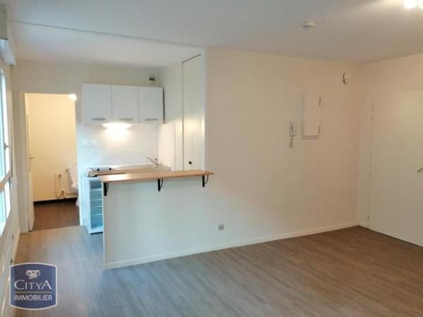Location appartement Charleville-Mézières (08000) 1 pièce 29.93m²