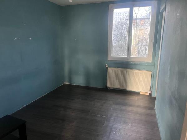 STAINS / LE GLOBE : APPARTEMENT 3PIECES ET CAVE