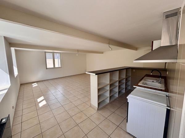 BELPECH - À louer - Maison T4 sur deux niveaux avec garage