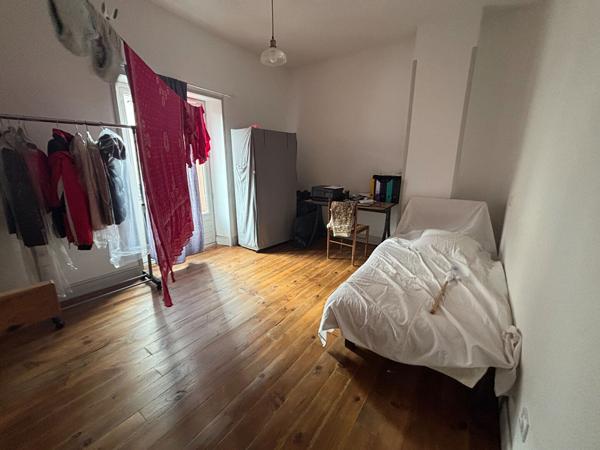 À VENDRE : PAMIERS MAISON DE VILLE AVEC TERRASSE