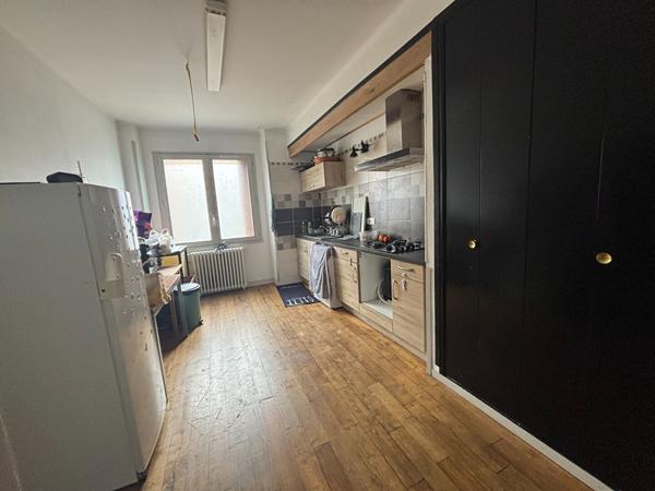 À VENDRE : PAMIERS MAISON DE VILLE AVEC TERRASSE