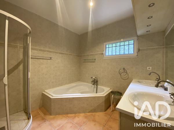 Maison à vendre 5 pièces 170 m² Eyguières