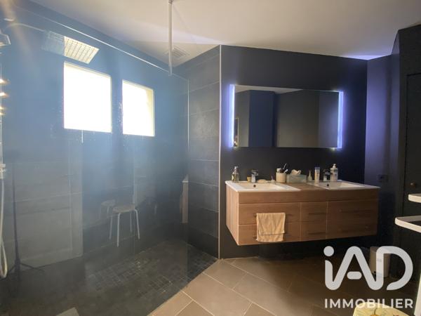 Maison à vendre 5 pièces 170 m² Eyguières