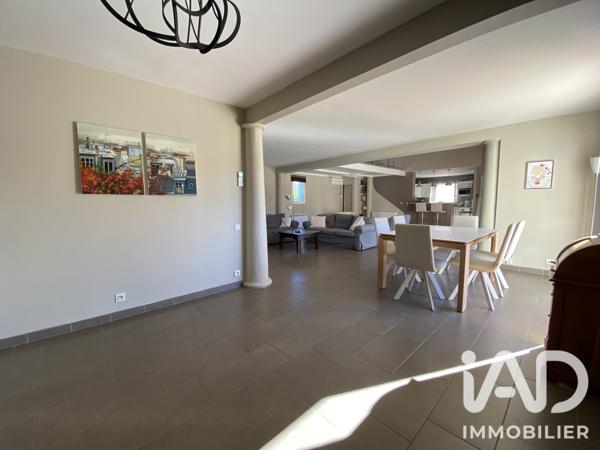 Maison à vendre 5 pièces 170 m² Eyguières