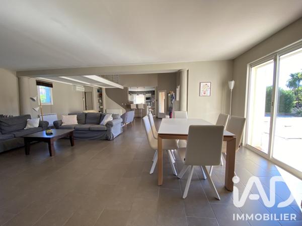 Maison à vendre 5 pièces 170 m² Eyguières