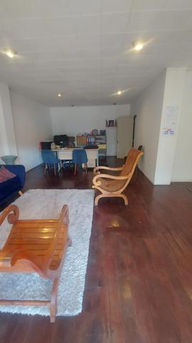 LOCAL COMMERCIAL 100 M2 PROCHE FRONT DE MER SAINT PIERRE