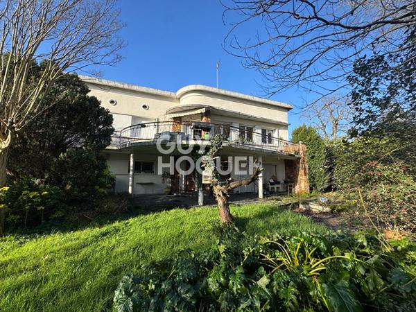 Maison d'architecte en Hyper centre ville de Challans 193m²