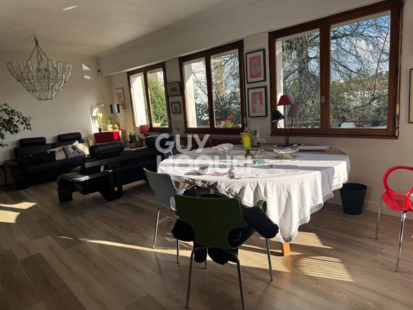 Maison d'architecte en Hyper centre ville de Challans 193m²