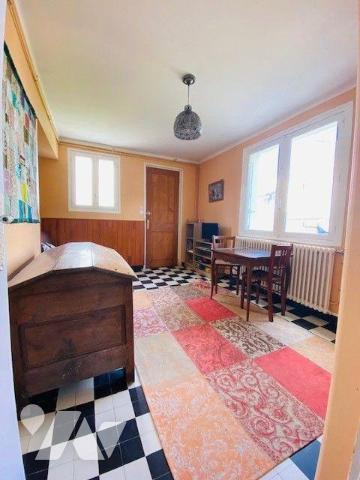 Maison à Vendre à Perros-Guirec (22700) en Côtes-d'Armor (22), de 123 m² habitables sur 458m² d...