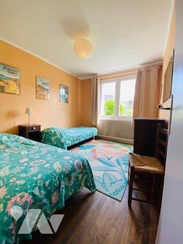 Maison à Vendre à Perros-Guirec (22700) en Côtes-d'Armor (22), de 123 m² habitables sur 458m² d...