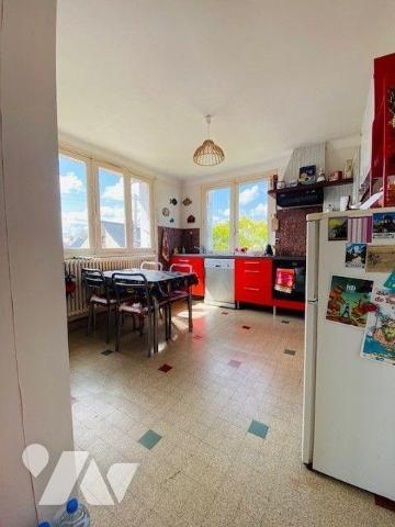 Maison à Vendre à Perros-Guirec (22700) en Côtes-d'Armor (22), de 123 m² habitables sur 458m² d...