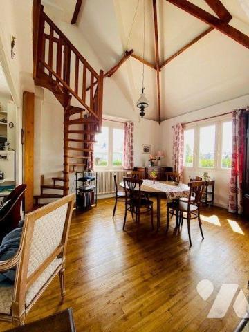 Maison à Vendre à Perros-Guirec (22700) en Côtes-d'Armor (22), de 123 m² habitables sur 458m² d...