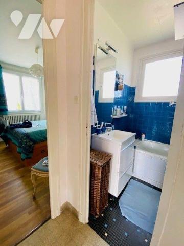 Maison à Vendre à Perros-Guirec (22700) en Côtes-d'Armor (22), de 123 m² habitables sur 458m² d...