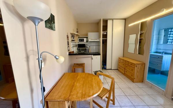 Appartement à vendre    1 pièce • 23,70 m2 La Rochelle