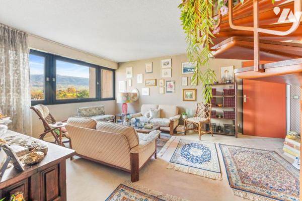 Appartement duplex d’exception à Saint-Julien-en-Genevois – Type 8, 158 m², terrasse de 113 m²