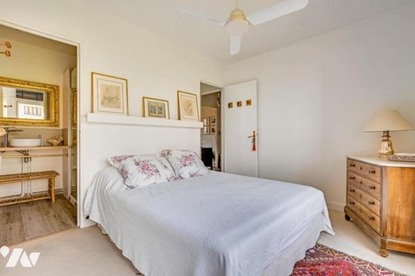 Appartement traversant au calme, avec balcon