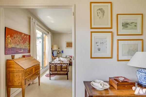 Appartement traversant au calme, avec balcon