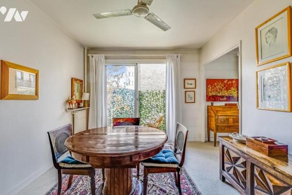 Appartement traversant au calme, avec balcon