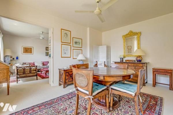 Appartement traversant au calme, avec balcon