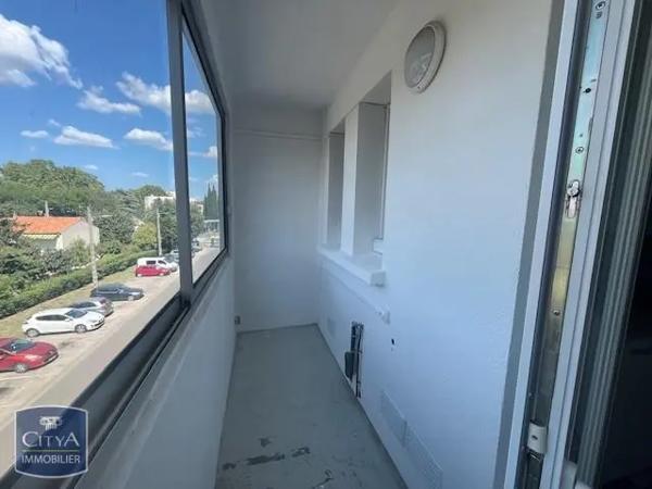 Appartement à louer 3 pièces 65.32m² Nîmes (30000)