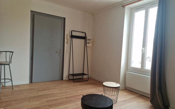 Appartement à vendre    1 pièce • 25,01 m2 Forcalquier