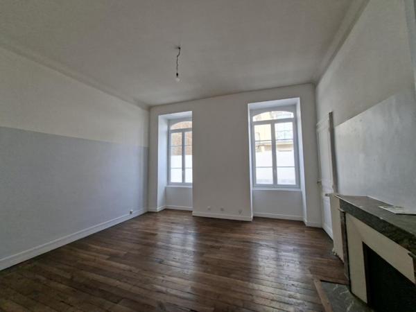 Appartement T3 à louer - 78 m² (réf : 503454)