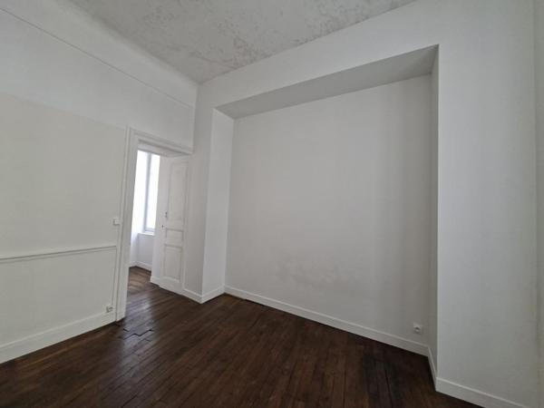 Appartement T3 à louer - 78 m² (réf : 503454)