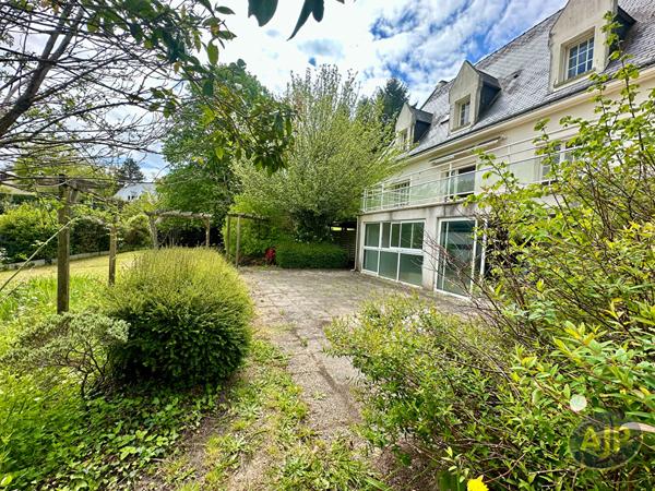 Maison à vendre Sautron - 9 pièces, 200m² avec 7 chambre(s) à 478 000€ - AJP Immobilier Sautron