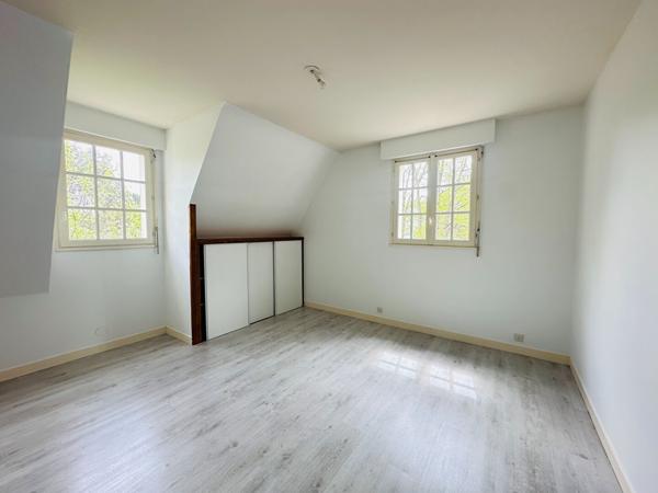 Maison à vendre Sautron - 9 pièces, 200m² avec 7 chambre(s) à 478 000€ - AJP Immobilier Sautron
