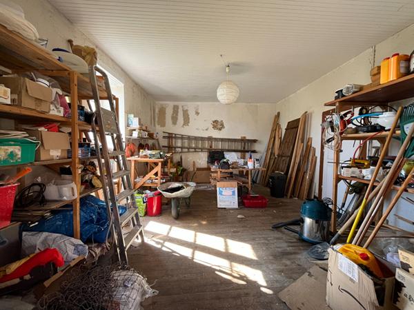 A vendre charmante propriété en pierre avec vue dégagée