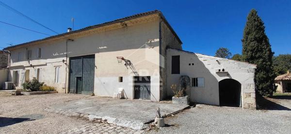 Superbe maison de Maître en pierre avec dépendances et haut potentiel