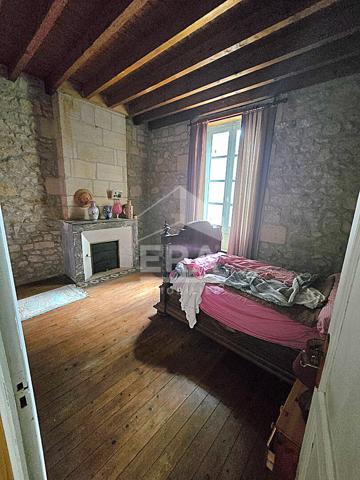 Superbe maison de Maître en pierre avec dépendances et haut potentiel