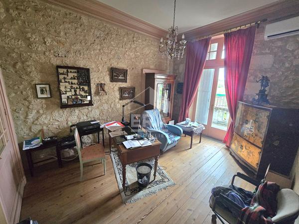 Superbe maison de Maître en pierre avec dépendances et haut potentiel
