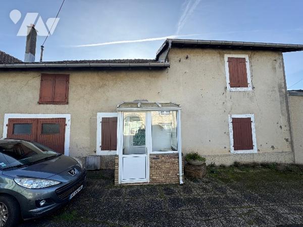 MAISON A RENOVER DE PLAIN-PIED AVEC GARAGE