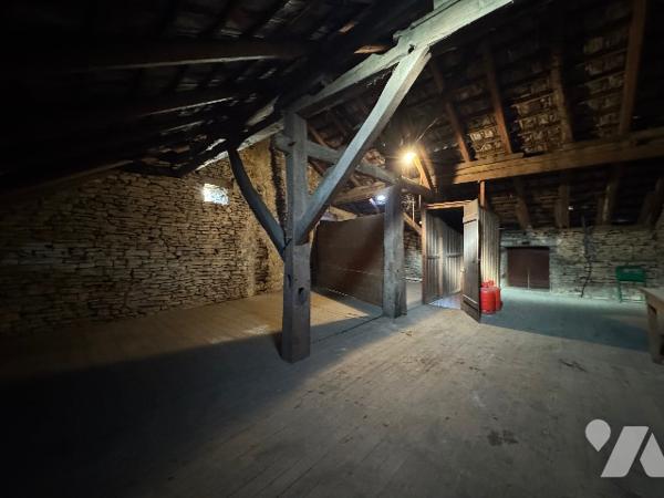 MAISON A RENOVER DE PLAIN-PIED AVEC GARAGE